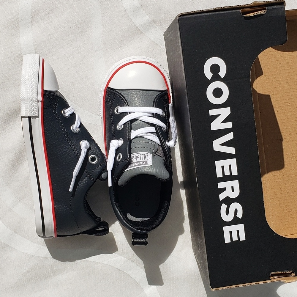 NIB CONVERSE TODDLER SZ 9